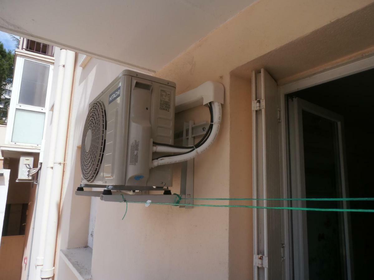 Cosy Nimes Apartment Exterior photo