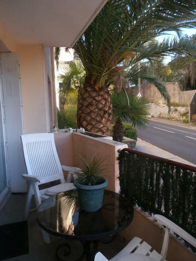Cosy Nimes Apartment Exterior photo