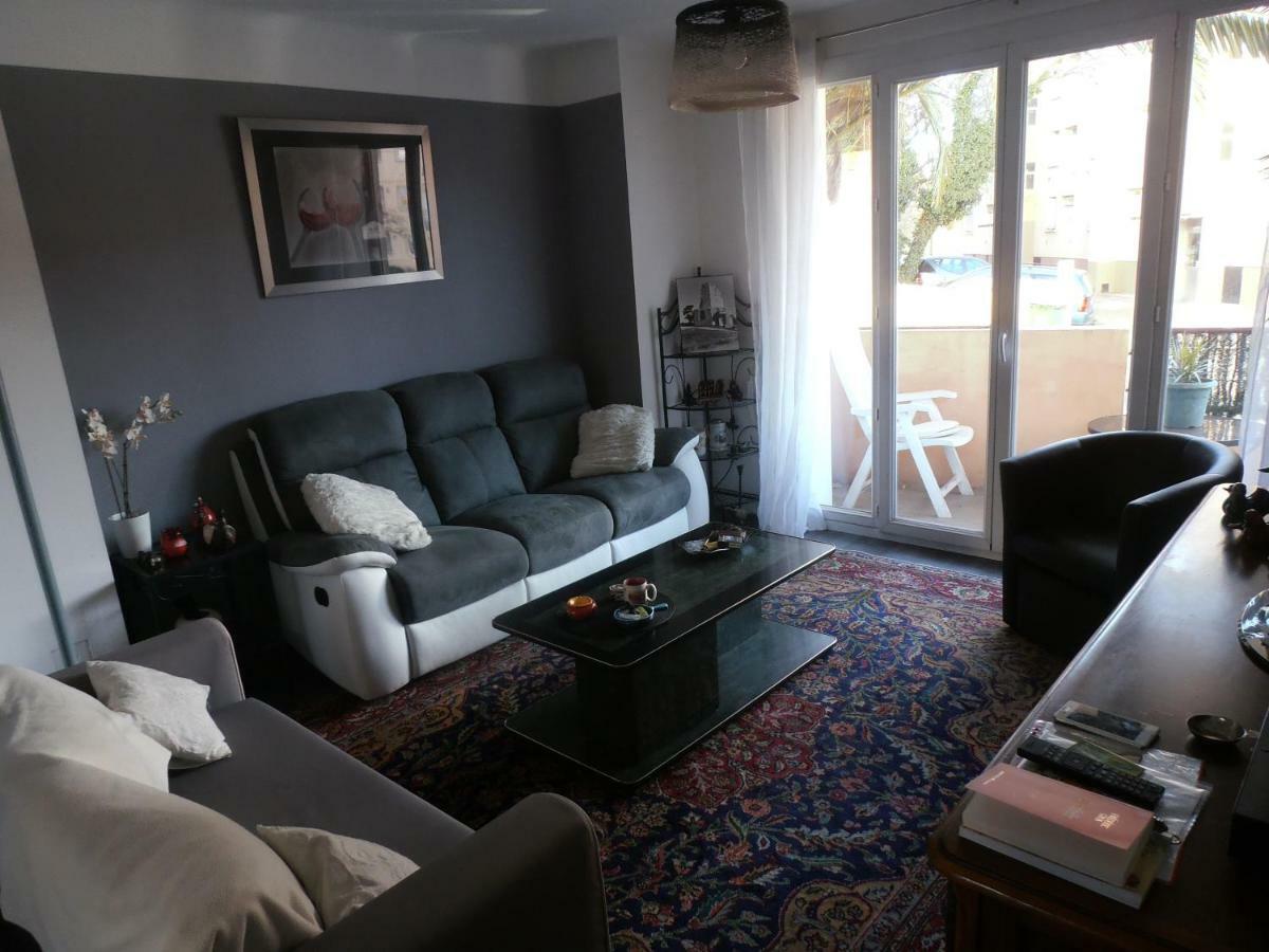 Cosy Nimes Apartment Exterior photo